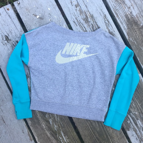 Nike Other - Nike Girls Crewneck Stripped and Cheetah Logo